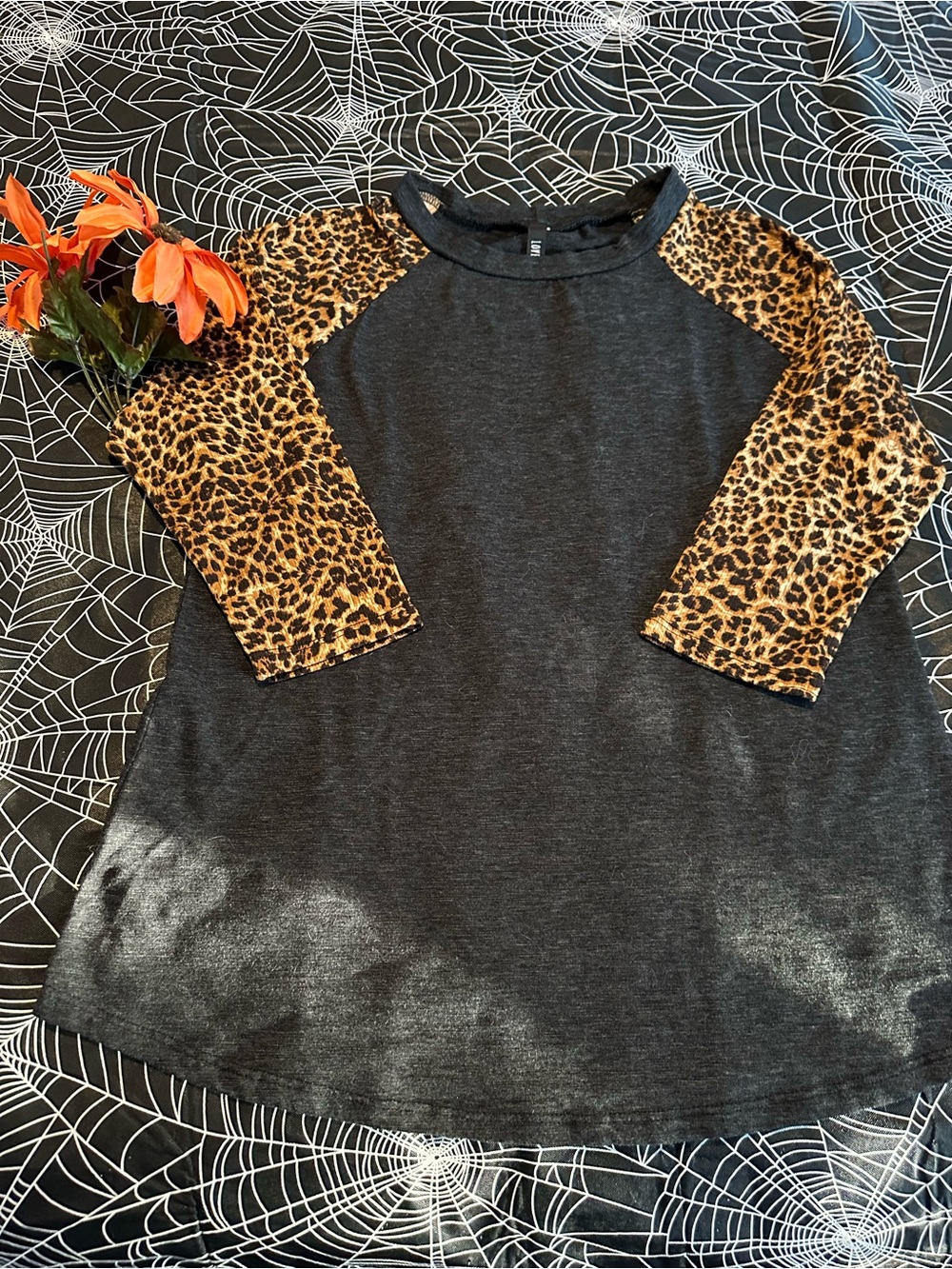 Gray & Leopard Print 3/4 Length Sleeve Shirt!